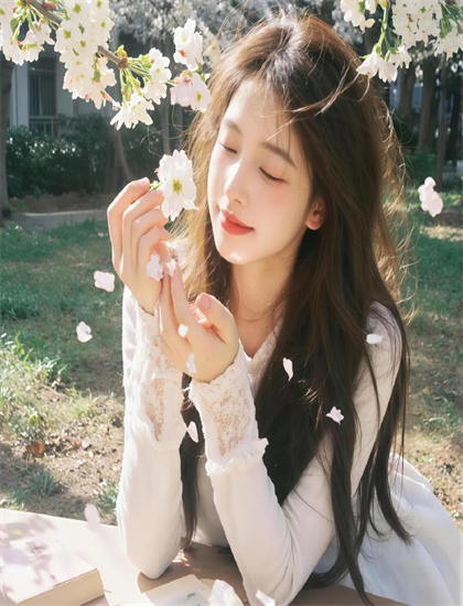 夜里18款禁用的视频芒果_灼灼风流在线观看全集免费播放_老师情绪失控让学生自扇耳光